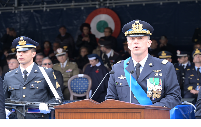 Accademia Aeronautica gli allievi del corso Drago VI giurano