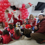 Giocattoli e sorrisi: “Cenando sotto un Cielo diverso” illumina il Natale dei più piccoli